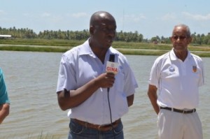 permanent-secretary-of-the-ministry-of-agriculture-george-jervis-and-the-owner-of-the-land-for-the-aquaculture-farm-geoffrey-fraser