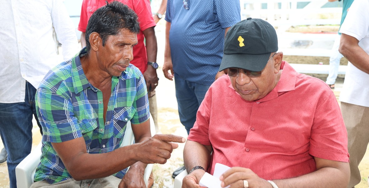 “Expand and diversify,” Minister Mustapha tells farmers during Anna Regina meeting