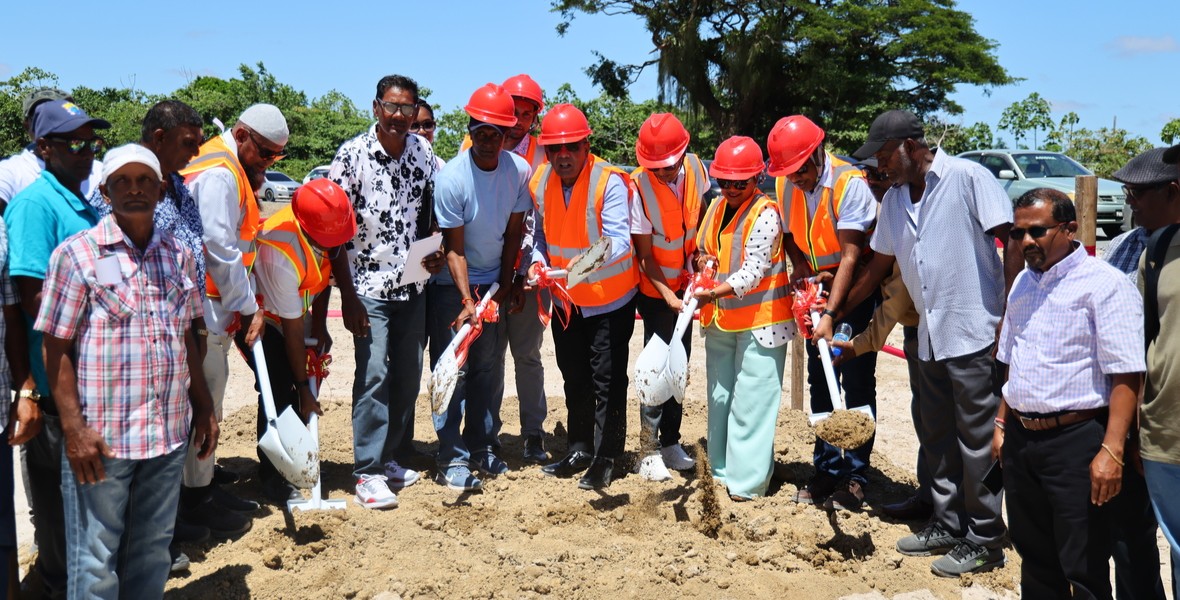 Gov’t invests $1.6 billion in modern paddy drying and storage facility at Onderneeming